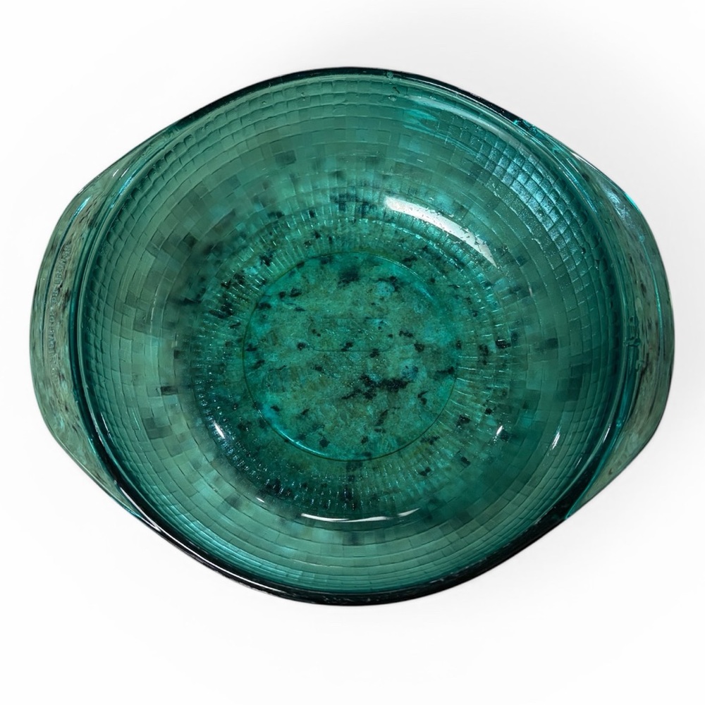 Pyrex Textured Teal Glass Serving Bowl - Picture 2 of 3